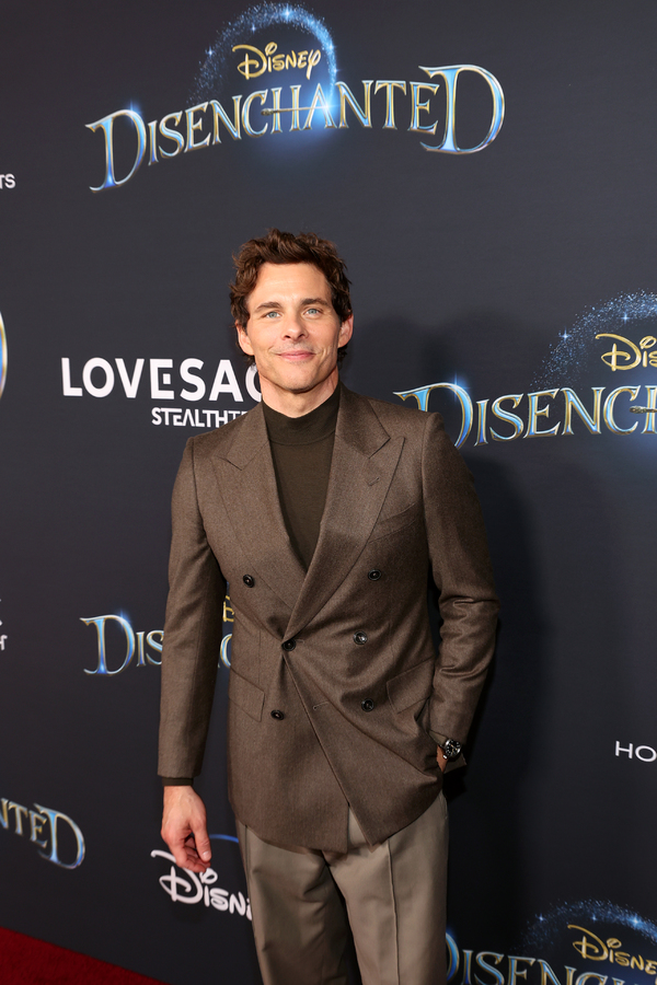 Photos: Idina Menzel, Amy Adams & the DISENCHANTED Cast Hit the Red Carpet at Hollywood Premiere Image