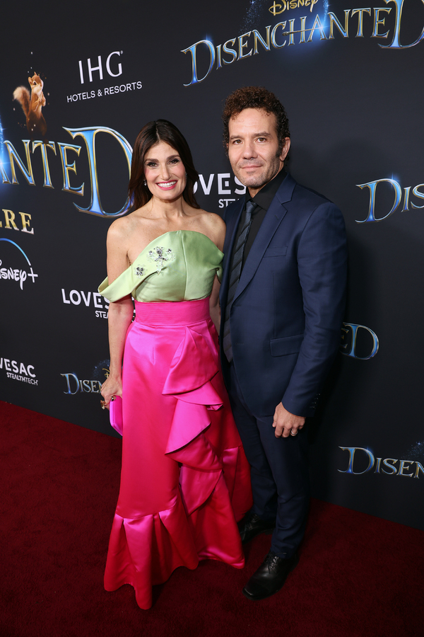 Photos: Idina Menzel, Amy Adams & the DISENCHANTED Cast Hit the Red Carpet at Hollywood Premiere 