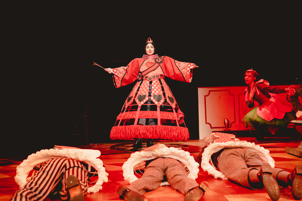 Photos: First Look at the New Vic's ALICE IN WONDERLAND Image