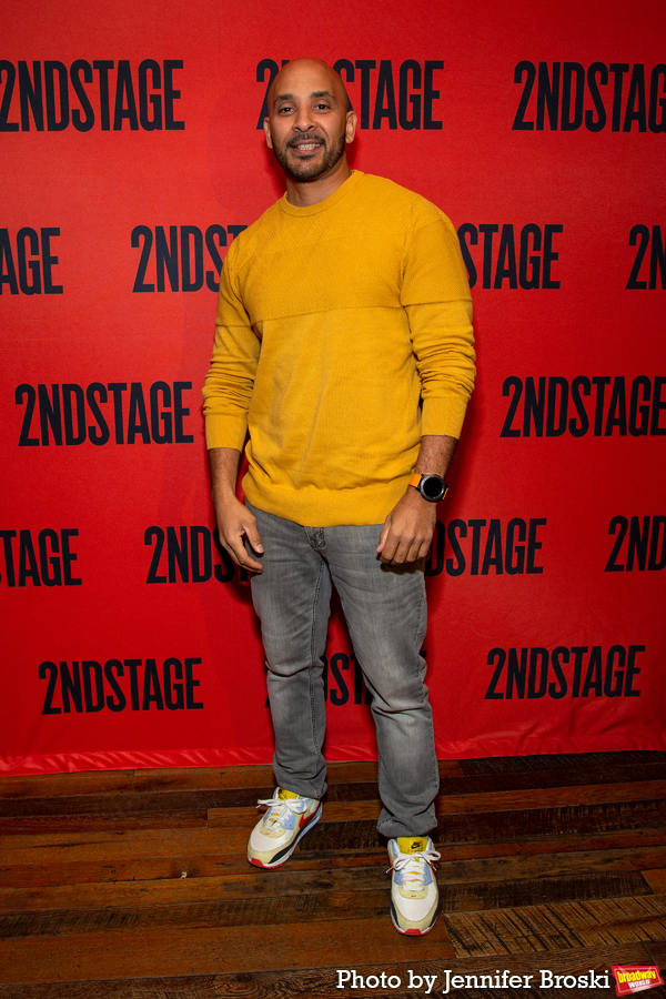 Photos: The Company of BETWEEN RIVERSIDE AND CRAZY Meets the Press! Image