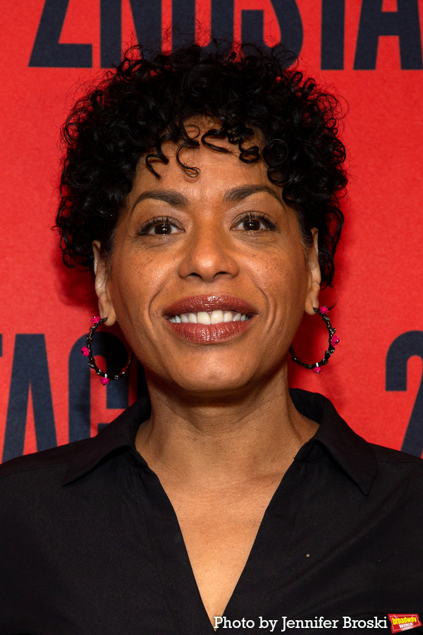 Photos: The Company of BETWEEN RIVERSIDE AND CRAZY Meets the Press! Image