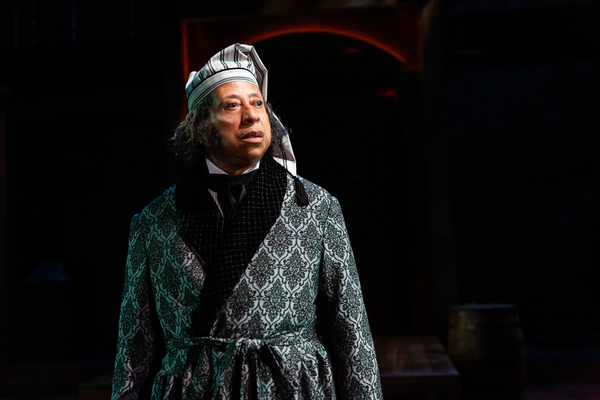 Photos: First Look at A CHRISTMAS CAROL at Alley Theatre Image