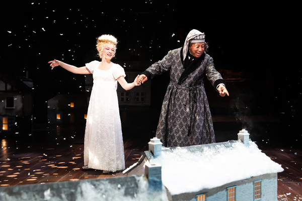 Photos: First Look at A CHRISTMAS CAROL at Alley Theatre Image