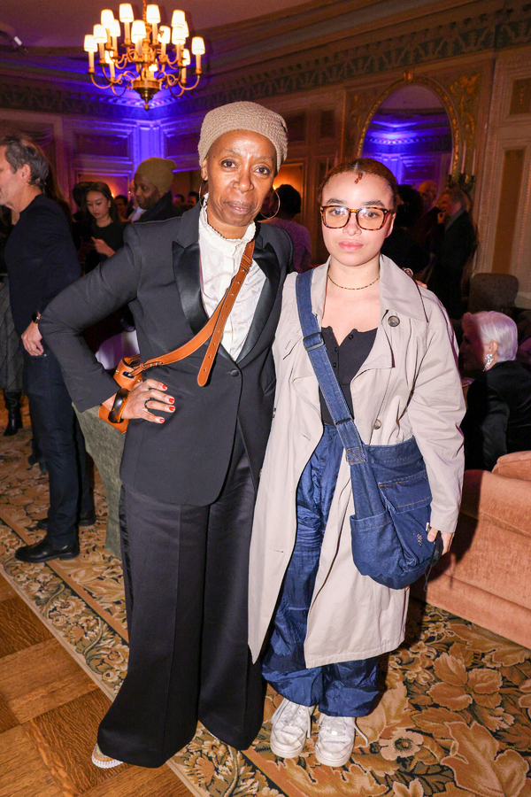 Photo de Noma Dumezweni  & son fille  Qeiva