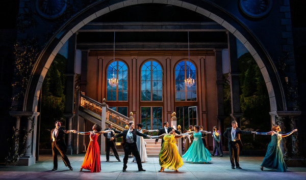 Photos: First Look at THE SOUND OF MUSIC at Paramount Theatre Image