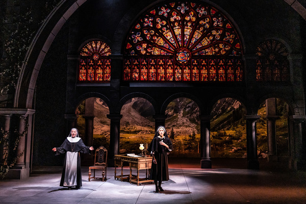 Photos: First Look at THE SOUND OF MUSIC at Paramount Theatre Image