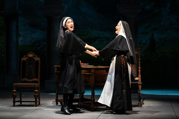 Photos: First Look at THE SOUND OF MUSIC at Paramount Theatre Image