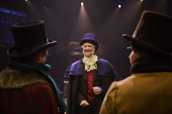 Photos: First Look at Hale Theatre's A CHRISTMAS CAROL 