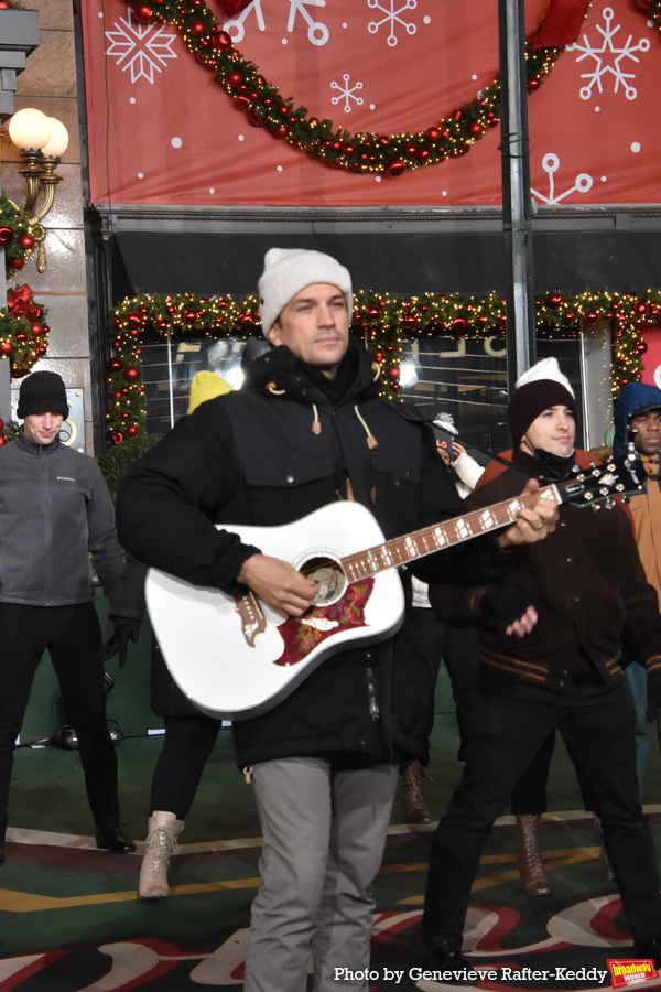 Photos: FUNNY GIRL, A BEAUTIFUL NOISE, and More Rehearse For the Macy's Thanksgiving Day Parade Image