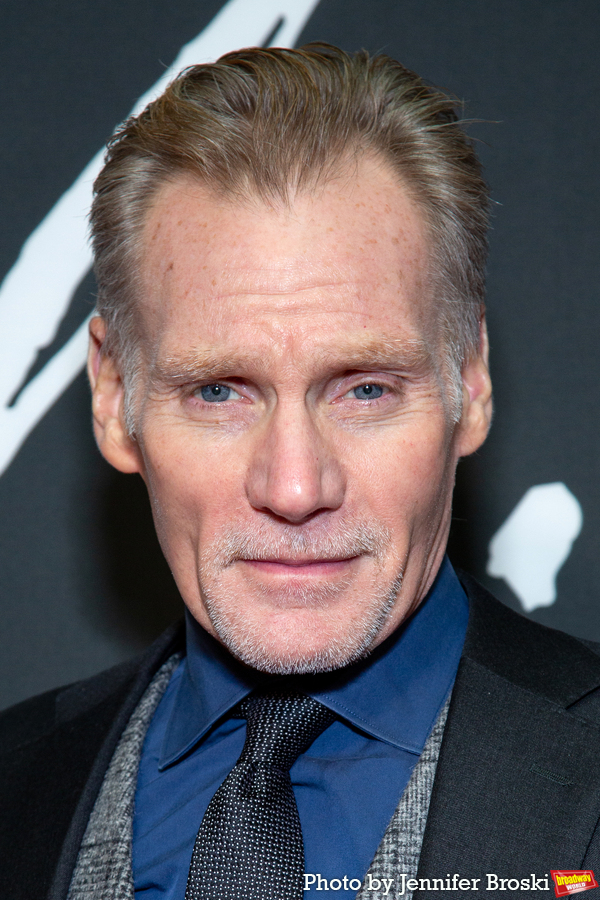 Photos: On the Red Carpet at Opening Night of A CHRISTMAS CAROL Image