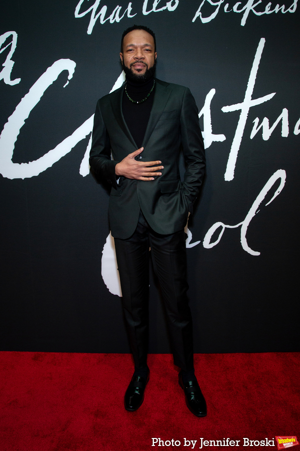 Photos: On the Red Carpet at Opening Night of A CHRISTMAS CAROL Image