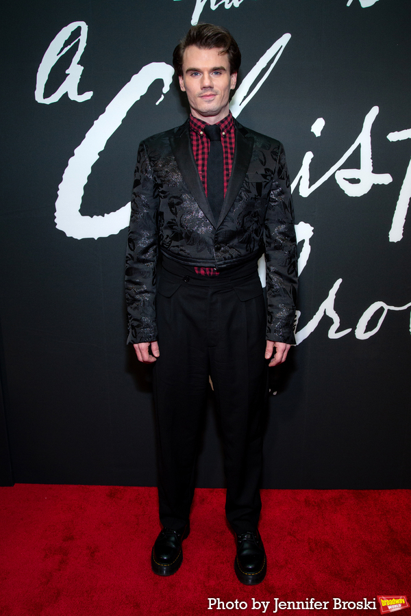 Photos: On the Red Carpet at Opening Night of A CHRISTMAS CAROL Image