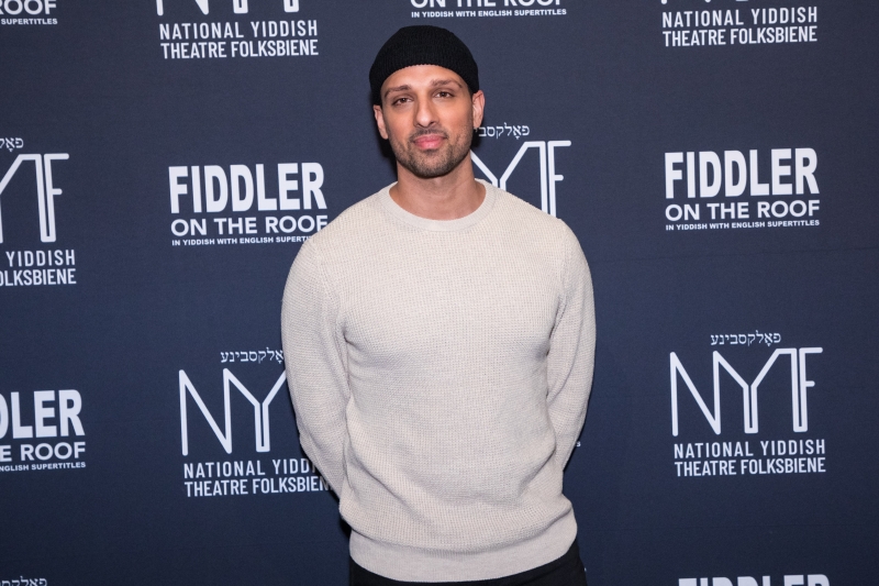 Photos: Inside Opening Night of FIDDLER ON THE ROOF in Yiddish Image