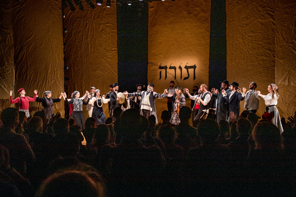 Photos: Inside Opening Night of FIDDLER ON THE ROOF in Yiddish Image