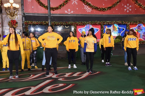 Photos: Gloria Estefan, The Radio City Rockettes, and More Rehearse For the Macy's Thanksgiving Day Parade 