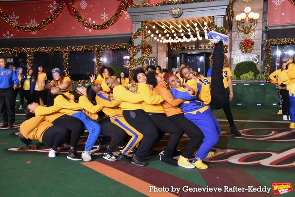 Photos: Gloria Estefan, The Radio City Rockettes, and More Rehearse For the Macy's Thanksgiving Day Parade  Image