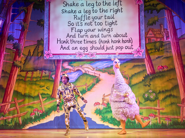 Photos: First Look at MOTHER GOOSE at Hackney Empire Image