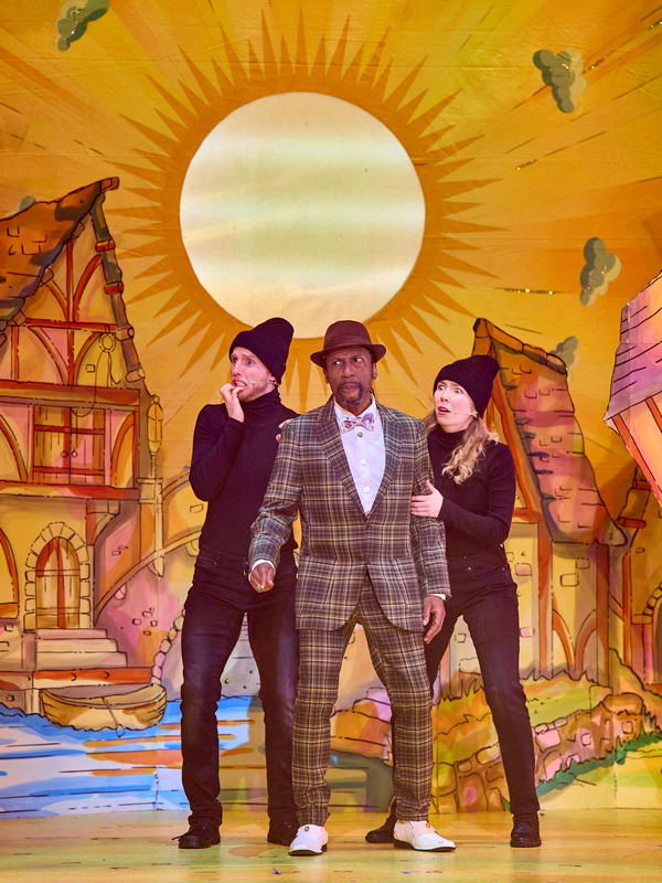 Photos: First Look at MOTHER GOOSE at Hackney Empire Image