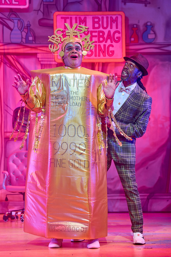 Photos: First Look at MOTHER GOOSE at Hackney Empire Image