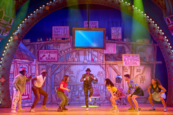Photos: First Look at MOTHER GOOSE at Hackney Empire Image