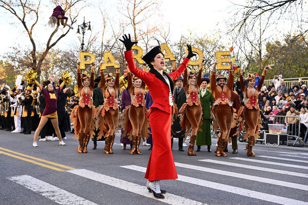 Photos: Broadway Comes to the Macy's Thanksgiving Day Parade Image