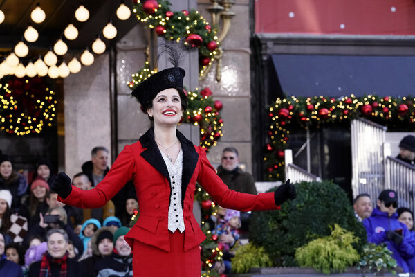 Photos: Broadway Comes to the Macy's Thanksgiving Day Parade Image