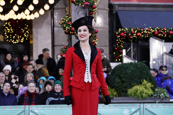 Photos: Broadway Comes to the Macy's Thanksgiving Day Parade Image