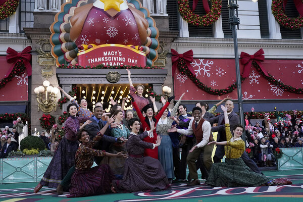Photos: Broadway Comes to the Macy's Thanksgiving Day Parade Image