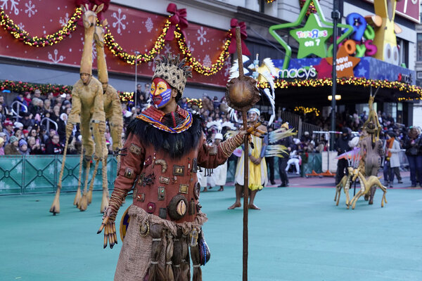 Photos: Broadway Comes to the Macy's Thanksgiving Day Parade Image