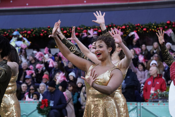 Photos: Broadway Comes to the Macy's Thanksgiving Day Parade Image