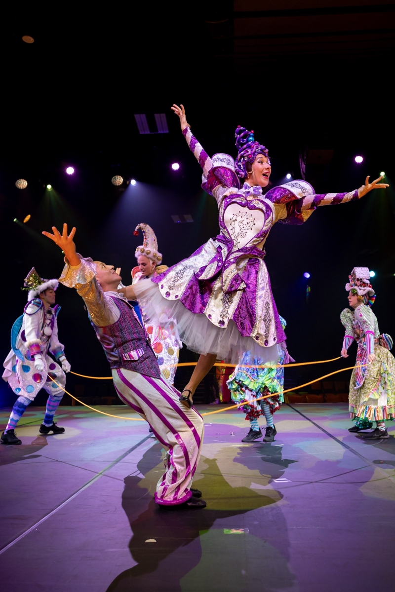 Review: CIRQUE DREAMS HOLIDAZE at Orpheum Theater Image