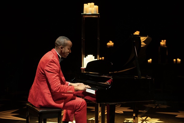 Photos: First Look at ILLUMINATION at Prima Theatre Image
