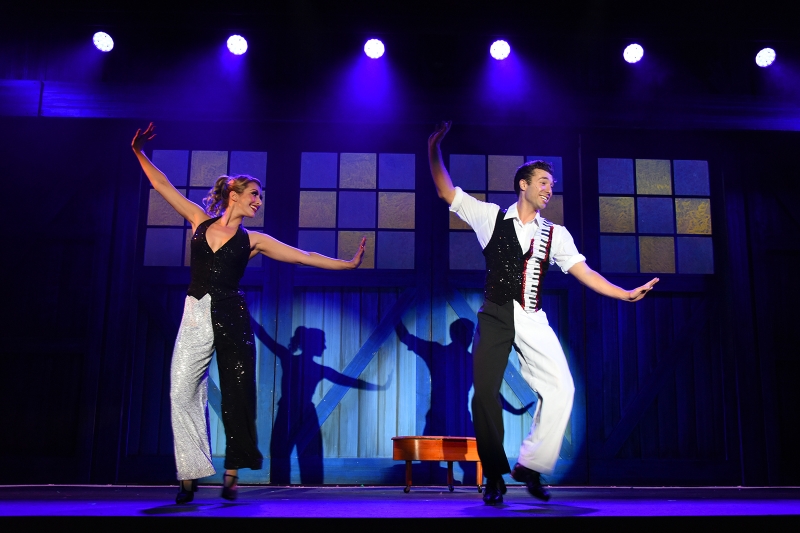 Review: WHITE CHRISTMAS at Broadway Palm Dinner Theatre Image