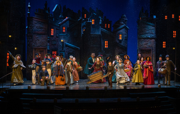 Photos: First Look at A CHRISTMAS CAROL at Milwaukee Repertory Theater Image