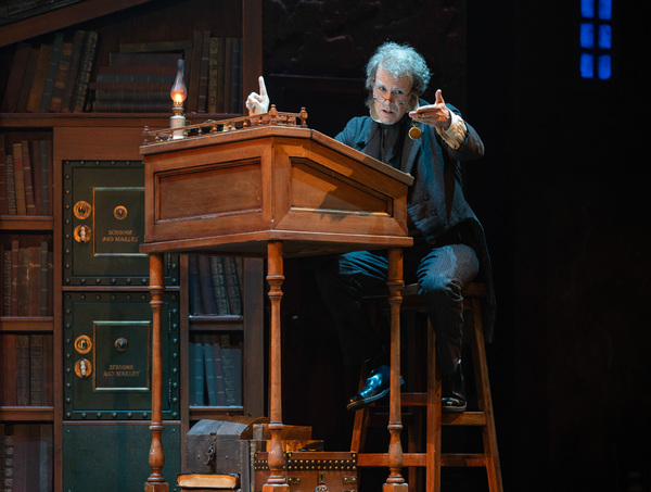 Photos: First Look at A CHRISTMAS CAROL at Milwaukee Repertory Theater Image
