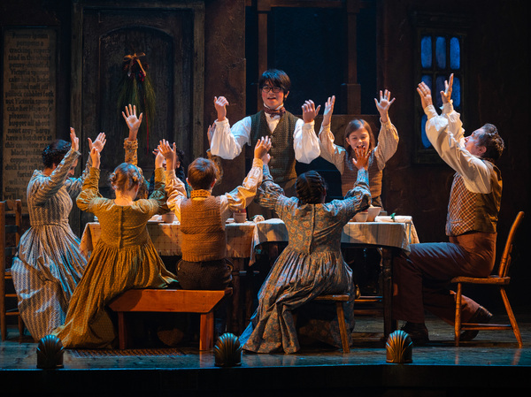 Photos: First Look at A CHRISTMAS CAROL at Milwaukee Repertory Theater Image