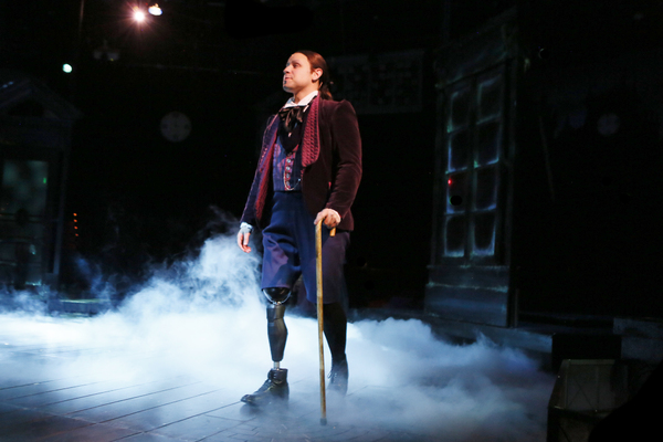 Photos: Get a First Look at A CHRISTMAS CAROL at North Shore Music Theatre Image