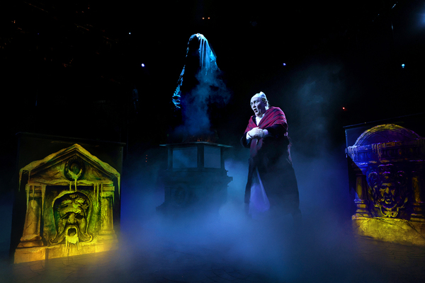 Photos: Get a First Look at A CHRISTMAS CAROL at North Shore Music Theatre Image