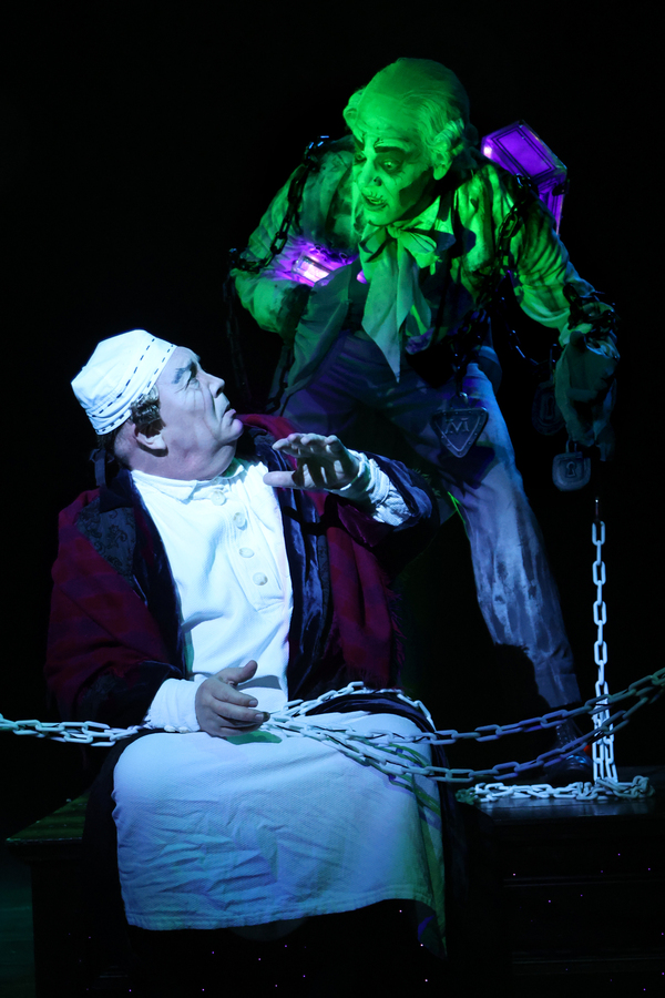 Photos: Get a First Look at A CHRISTMAS CAROL at North Shore Music Theatre Image