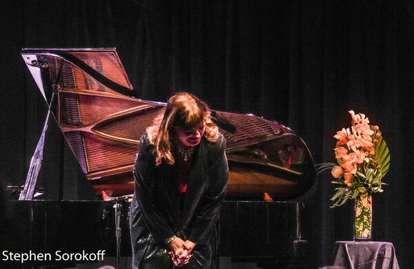 Photos: ​​​​​​Ann Hampton Callaway Parks Her Talents in the Arts Garage 