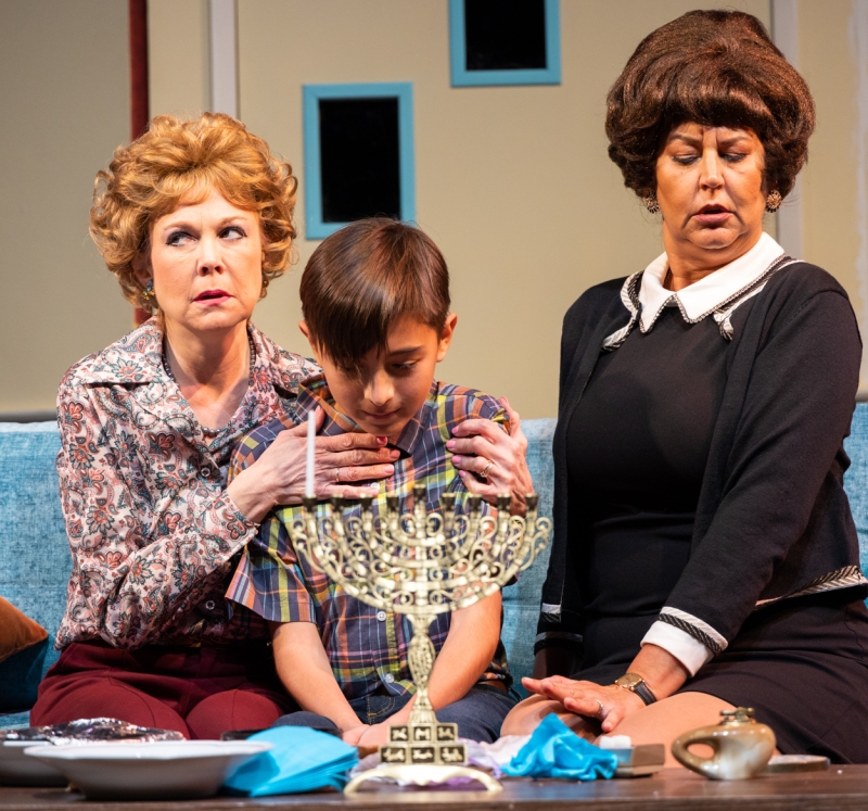 Review: DO NOT REMOVE LABEL is a Hilarious, Brilliant Piece of Theatre 