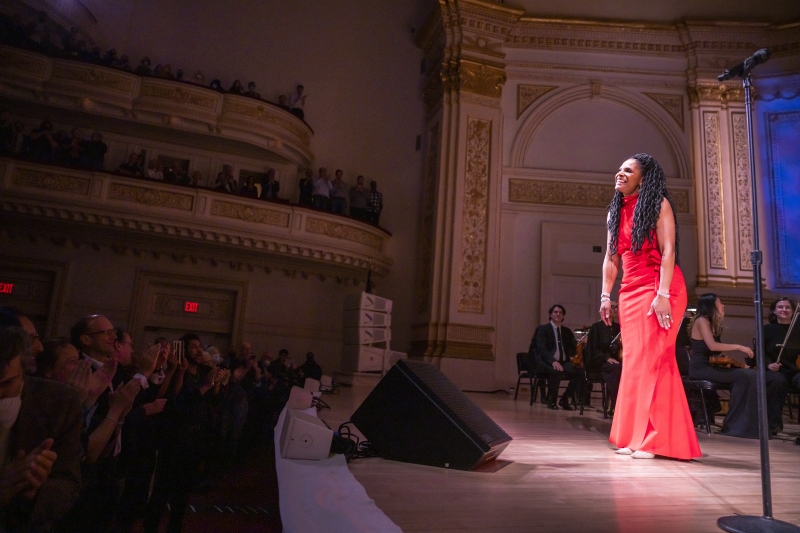 Review: AUDRA MCDONALD Gives Grace And Has Fun At Carnegie Hall Image