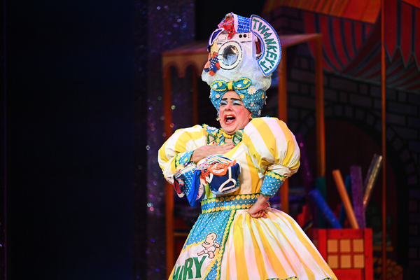Photos & Video: First Look at ALADDIN Panto at Wolverhampton Grand Theatre Image