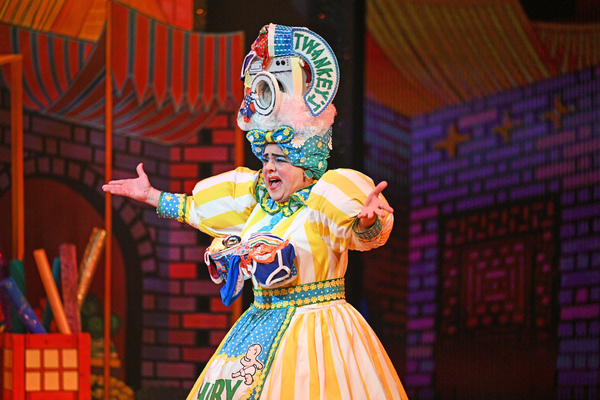 Photos & Video: First Look at ALADDIN Panto at Wolverhampton Grand Theatre Image