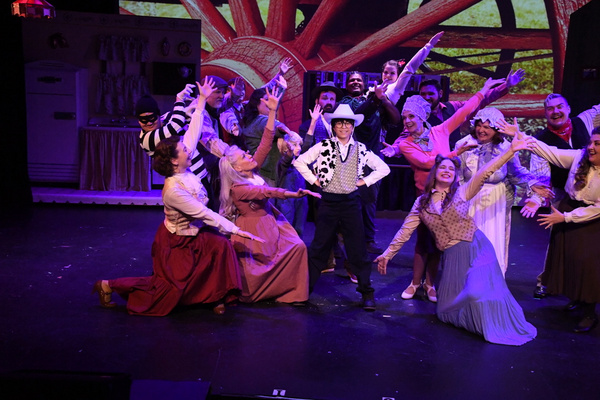 Photos: Get a First Look at Grand Prairie Arts Council's A CHRISTMAS STORY THE MUSICAL Image