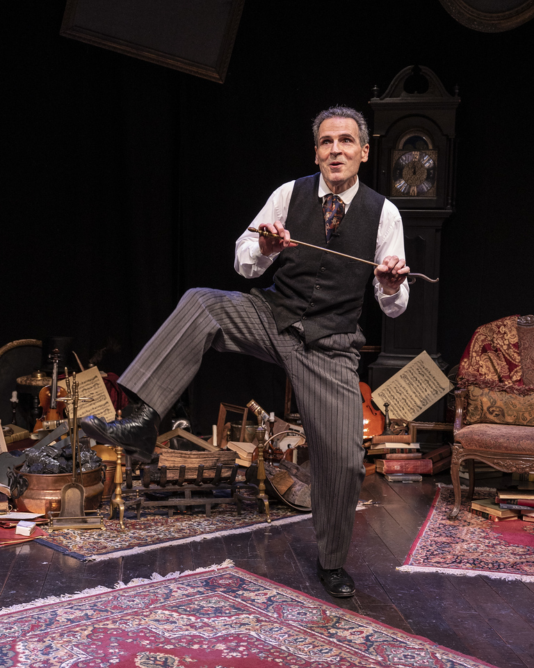 Review: A CHRISTMAS CAROL: A GHOST STORY OF CHRISTMAS at Olney Theatre Center Image