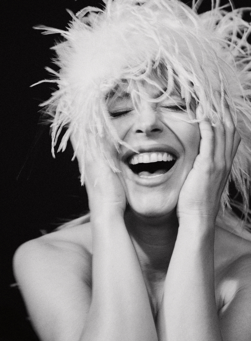 Interview: Julianne Hough Talks Taking Risks, Getting Vulnerable & Having Fun With New Solo Show at the Paradise Club Image
