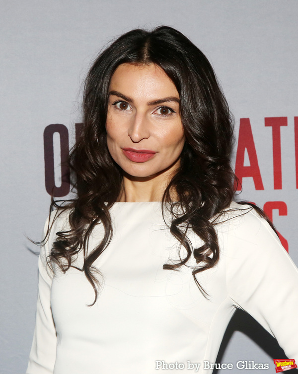 Photos: Stars Walk the Red Carpet for Opening Night of OHIO STATE MURDERS Image