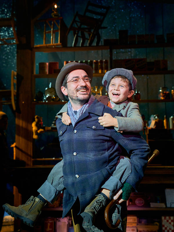 Photos: First Look at Robert Bathurst & More in DOLLY PARTON'S SMOKY MOUNTAIN CHRISTMAS CAROL Image
