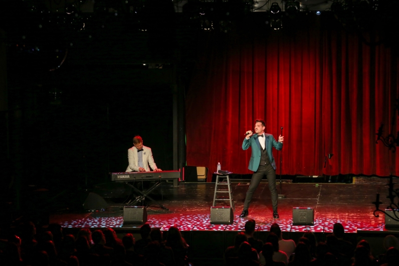 Review: MATT ROGERS: HAVE YOU HEARD OF CHRISTMAS? at Varsity Theater Image
